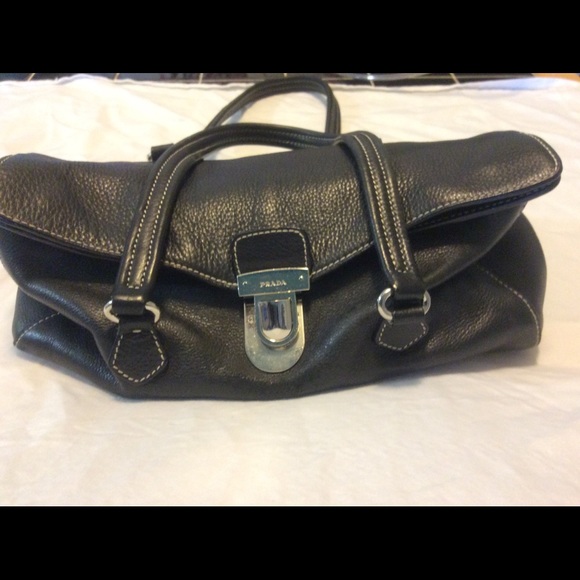 Prada purse - Picture 1 of 4